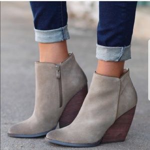 🛍SOLD🛍Wedge Booties